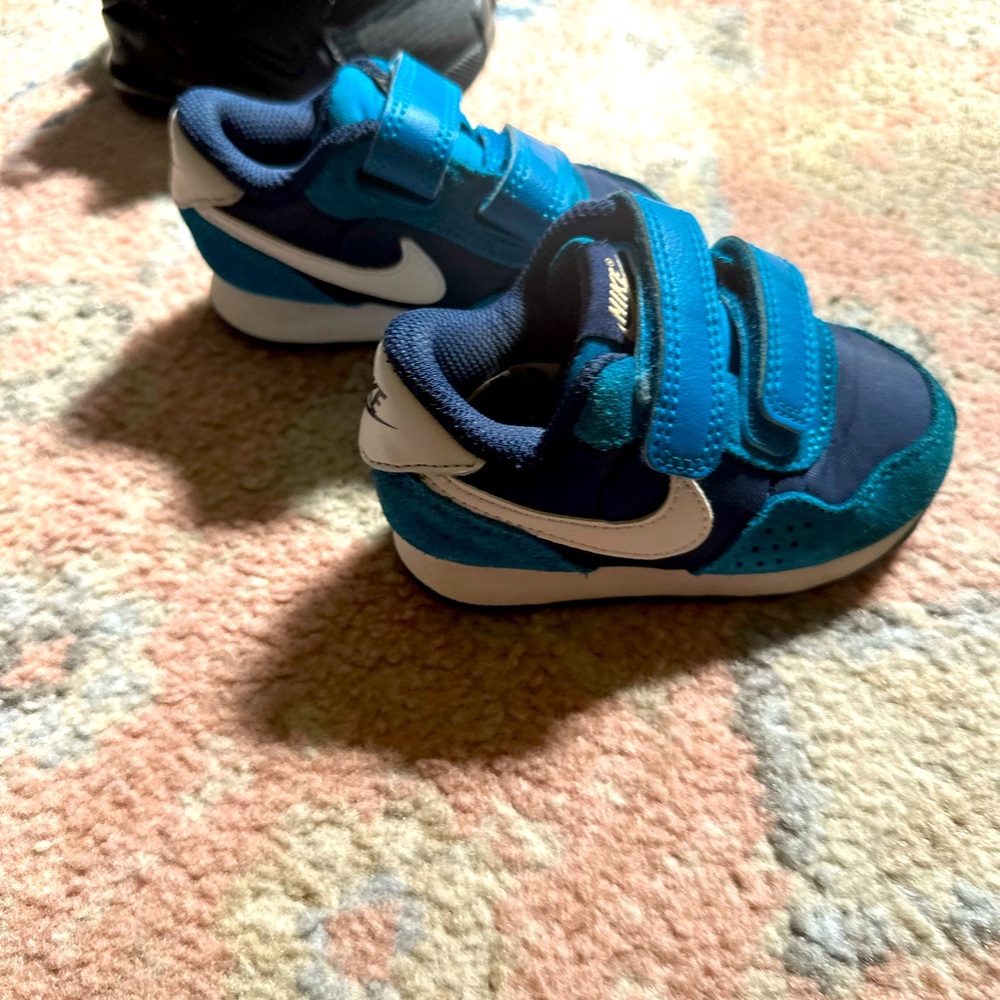 Nike venture runners. Toddler size 5C